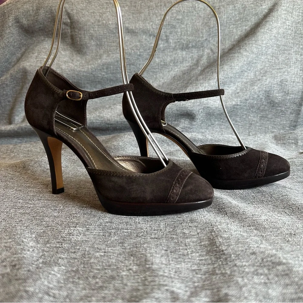 *Final Sale Price*  Ann Taylor brown suede heels platform pump - Picture 7 of 15